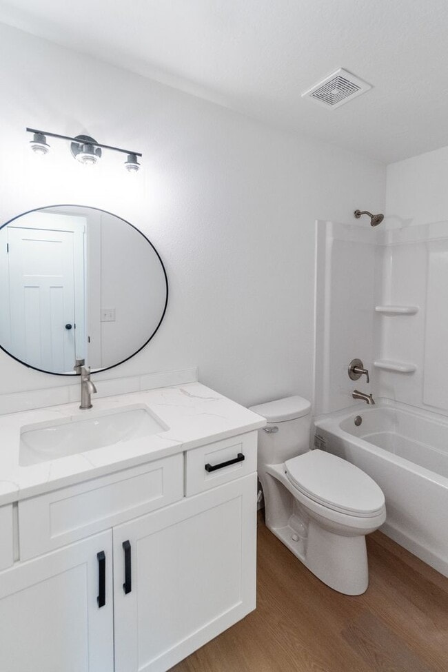Building Photo - Newly Remodeled Single Family Home in Gate...