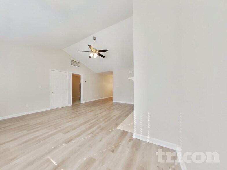 Building Photo - 177 Whetstone Way