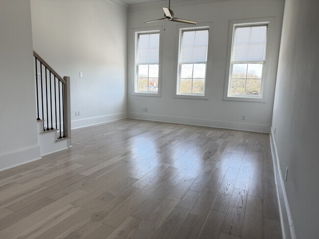 Building Photo - 14963 Magnolia St