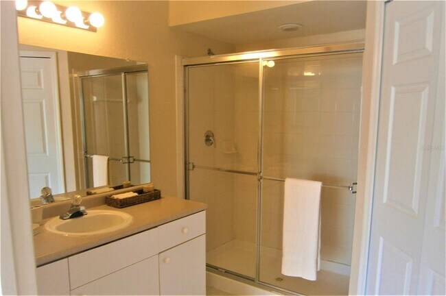 Building Photo - 2302 Mid Town Terrace