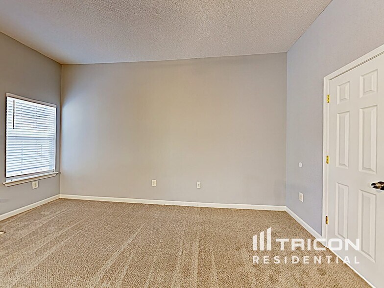 Building Photo - 6030 Crooked Creek Dr.