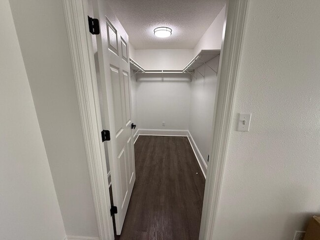 Building Photo - 17 Timberwood Ct