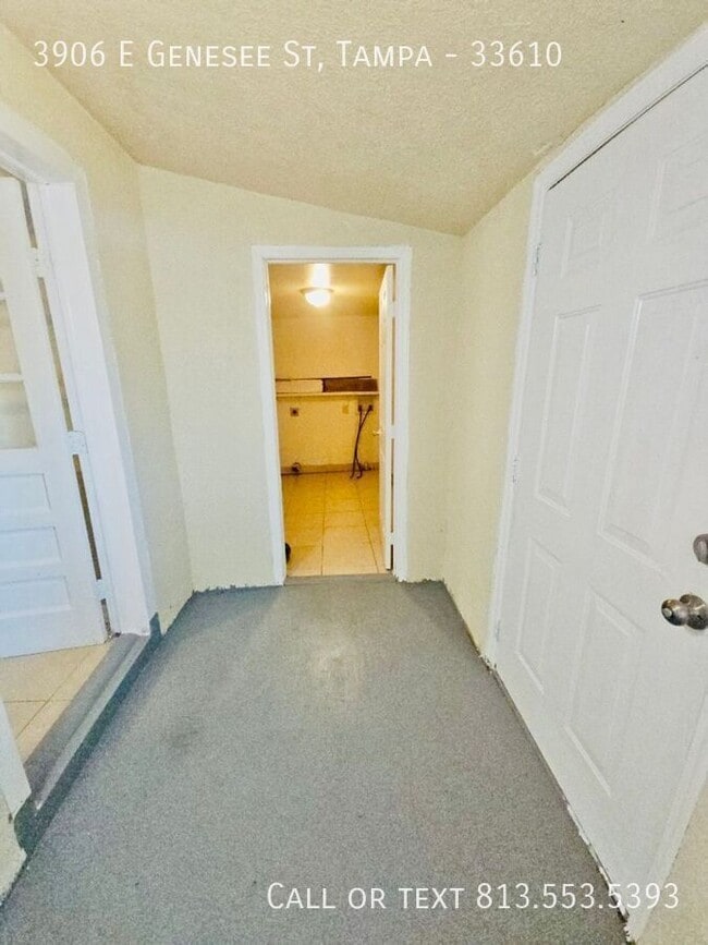 Building Photo - 3906 E Genesee St