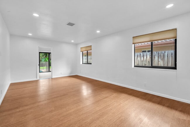 Building Photo - 3020 N 34th St