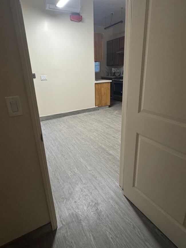 Building Photo - 2 Bedroom ADU in Ontario