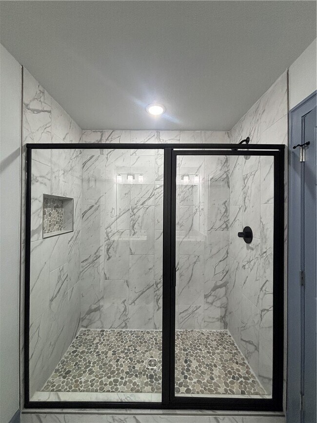 Building Photo - 3200 SW Lovely Ln