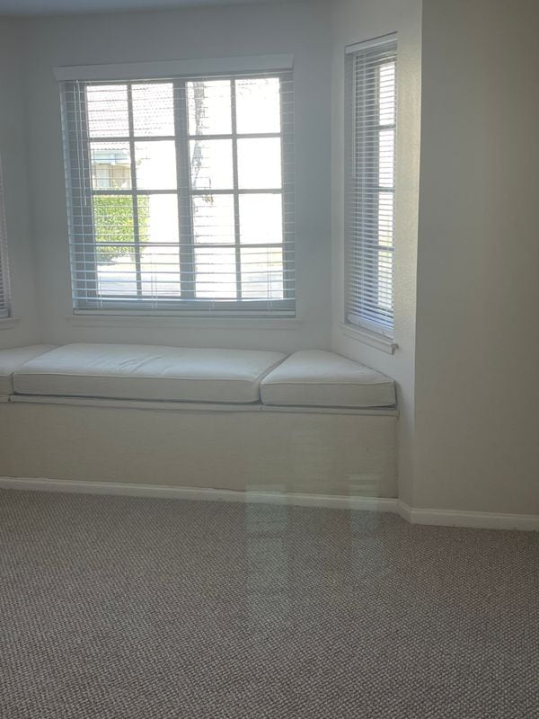 Building Photo - 415 Falconrock Ln