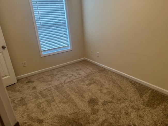 Building Photo - Charming 4br/2.5ba in SE Raleigh, Avail Now!