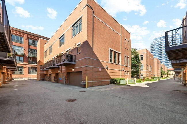 Building Photo - 232 E 18th St