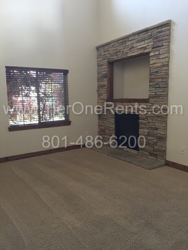 Building Photo - NO DEPOSIT Option Available for This Prope...