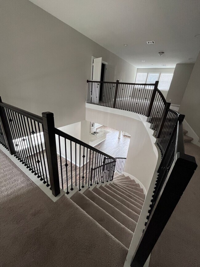 Building Photo - Gorgeous 4-bedroom home!