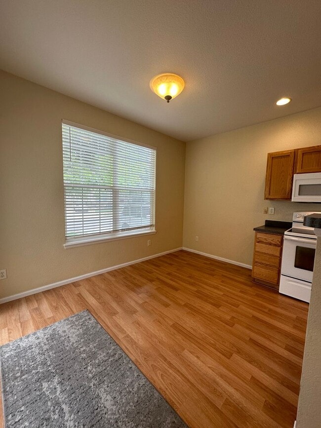 Building Photo - Beautiful 2BD/2.5BA Lafayette Home!