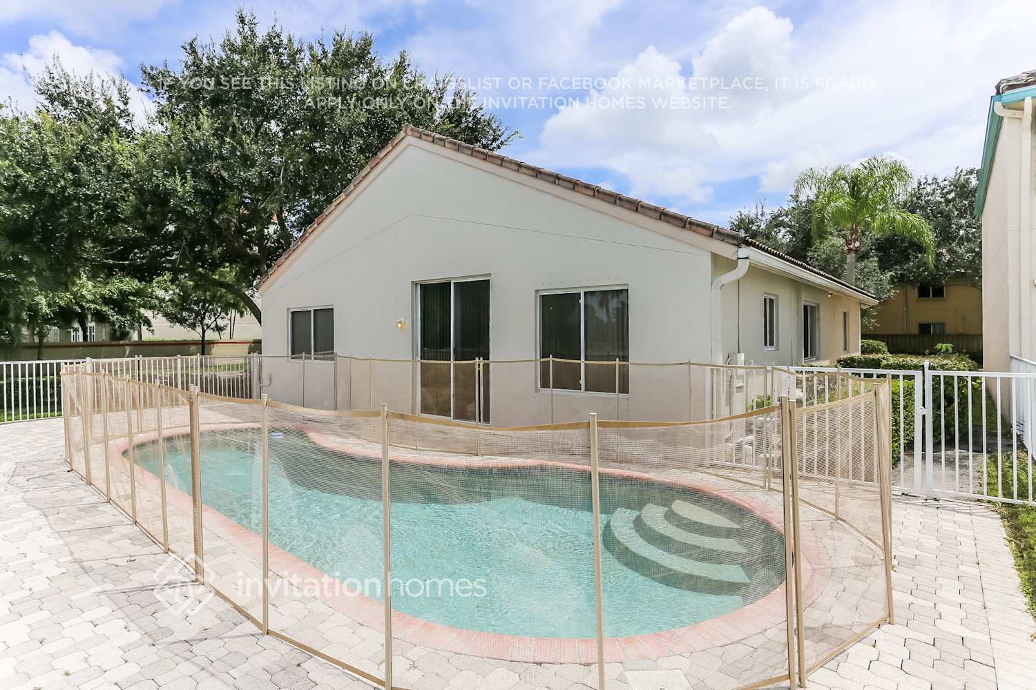 Building Photo - 1401 Banyan Cir