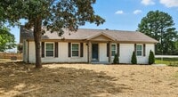Building Photo - Spacious 3 bedroom home with finished base...