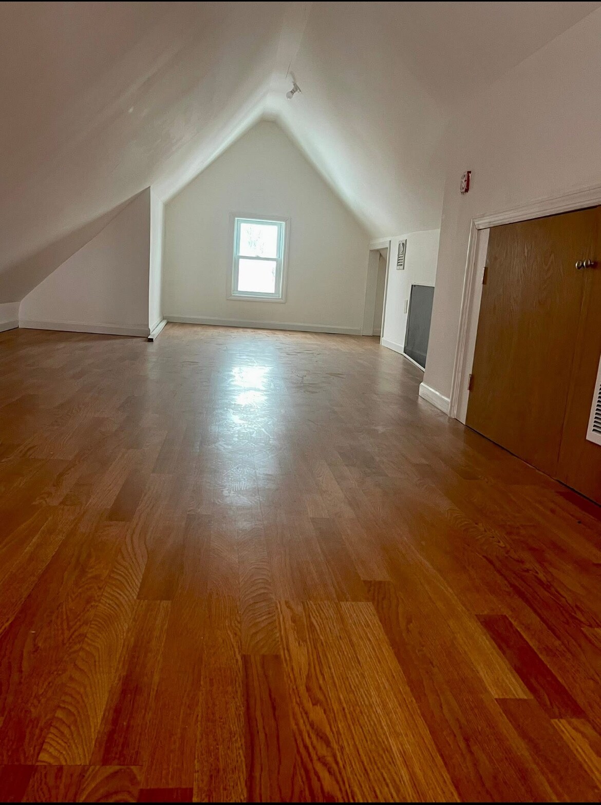 Loft - 345 Kaplan Ave