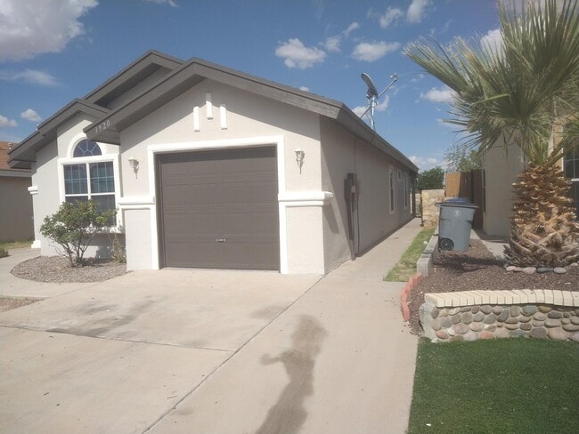 Building Photo - 3920 Tierra Marfil Rd