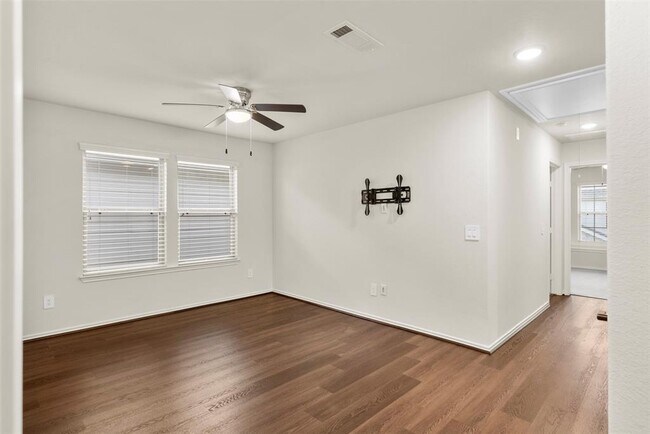 Building Photo - 4025 Starbright St