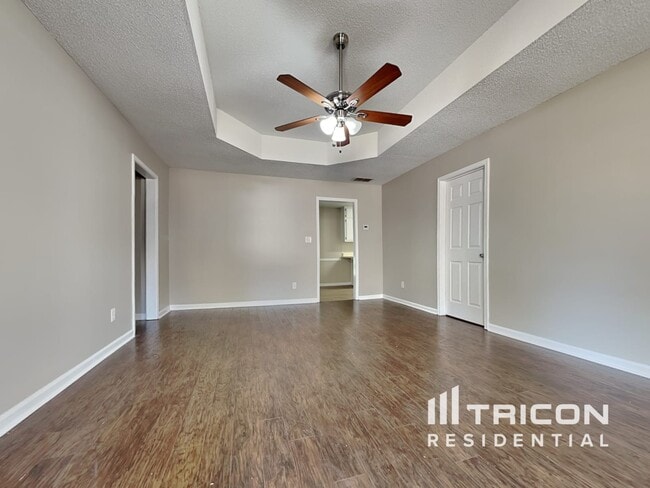 Building Photo - 65 Holly Creek Dr