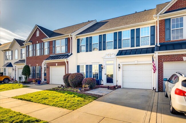 Building Photo - Fabulous 3 bedroom 2.5 bath townhome in Au...