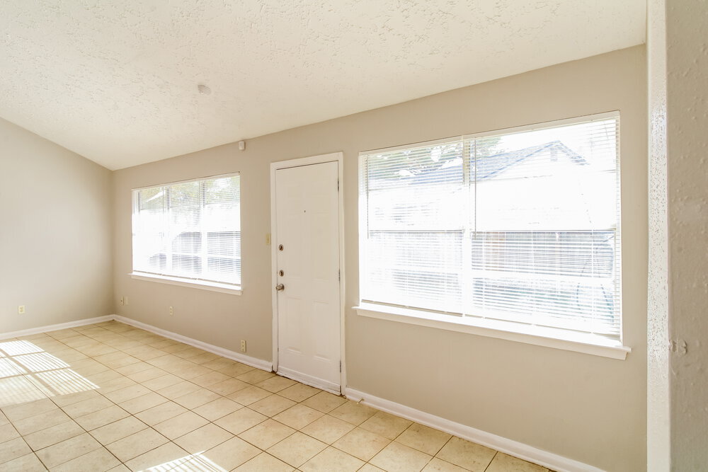 Building Photo - 7342 Sonnet Glen Ln