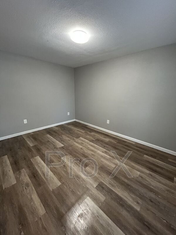 Building Photo - 463 Fieldcrest Dr