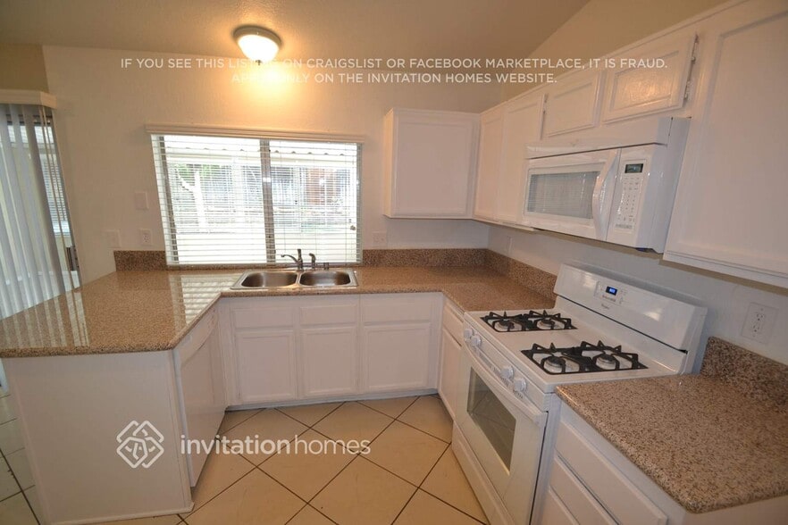 Building Photo - 1238 W Hawthorne St