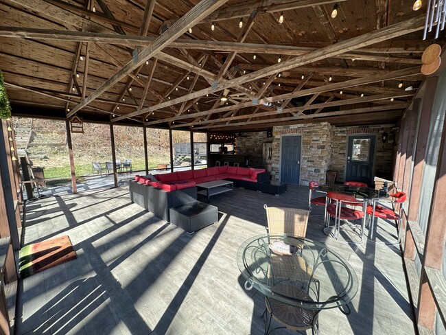 Building Photo - 312 Lehigh Dr