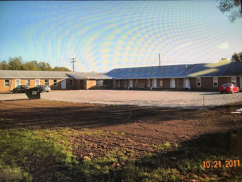 Primary Photo - Winkler Village Apartments