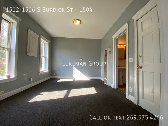 Building Photo - 1502-1506 S Burdick St-1504