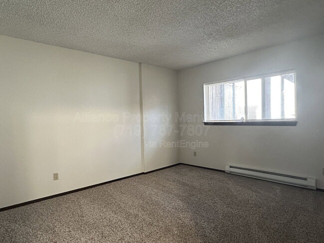 Building Photo - 328 Mt View Ln