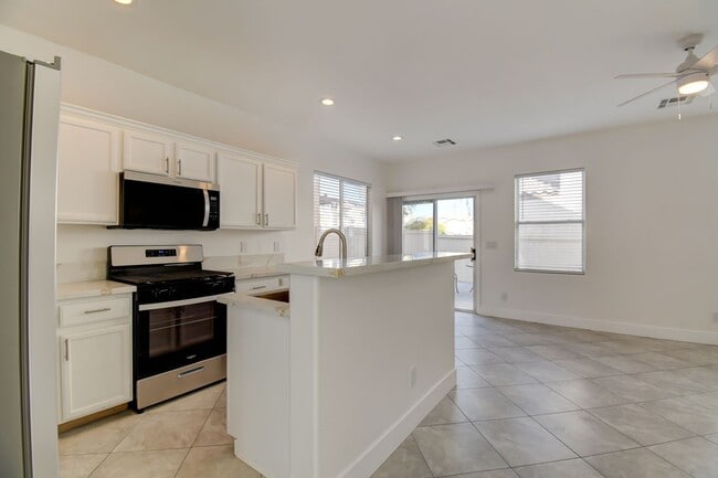 Building Photo - BEAUTIFUL 2 STORY SINGLE FAMILY HOME WITH 3 BEDROOMS AND 2.5 BATHS LOCATED IN SOUTHWEST