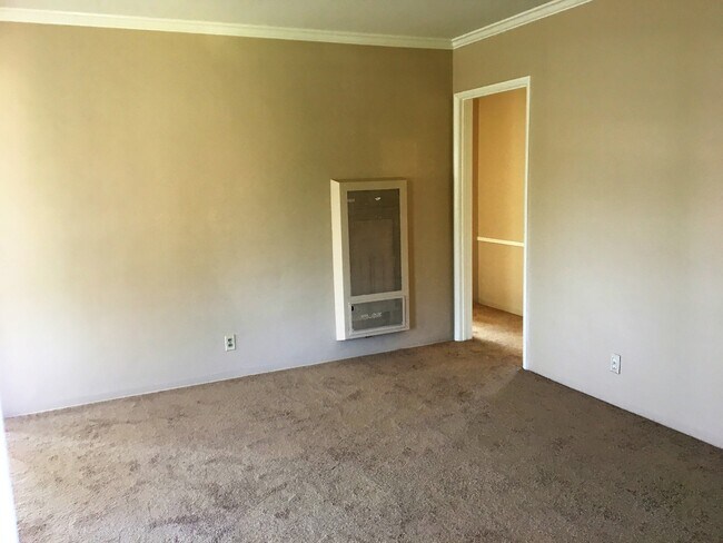 Building Photo - 813 N Verdugo Rd