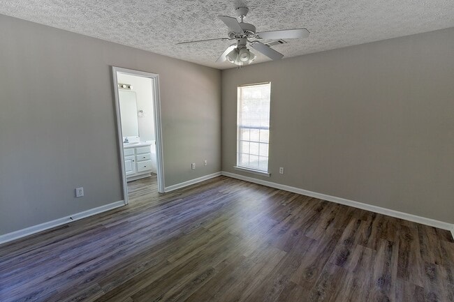 Building Photo - Prattville Rental available now!