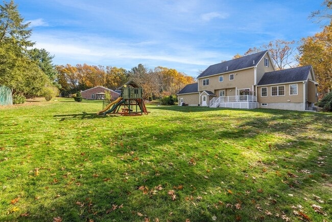 Building Photo - 11 Checkerberry Ln