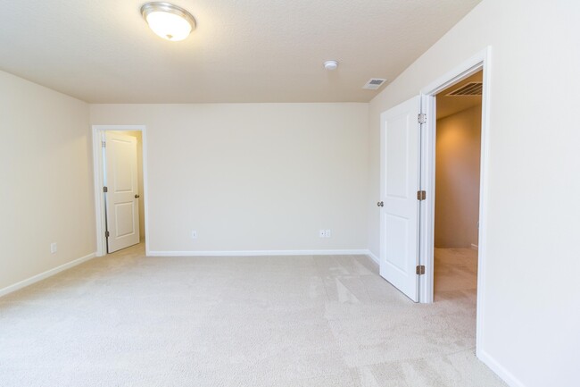 Building Photo - $500 OFF MOVE IN SPECIAL and WAIVED APPLIC...