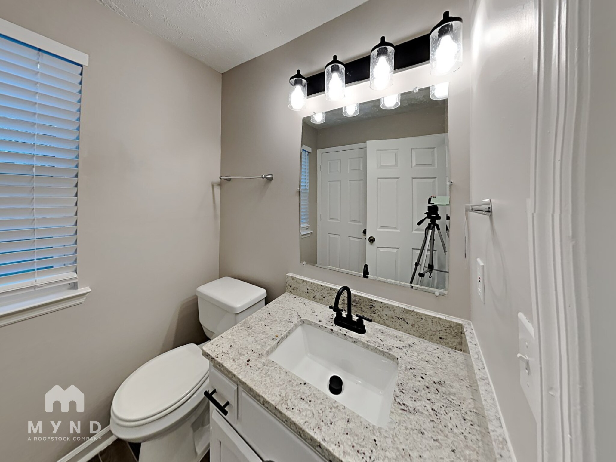 Building Photo - 528 Crestridge Ct