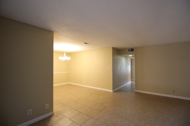Building Photo - 2935 Nacogdoches Rd