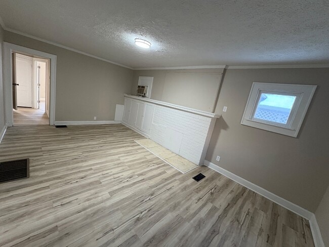 Building Photo - 320 N Colorado Ave