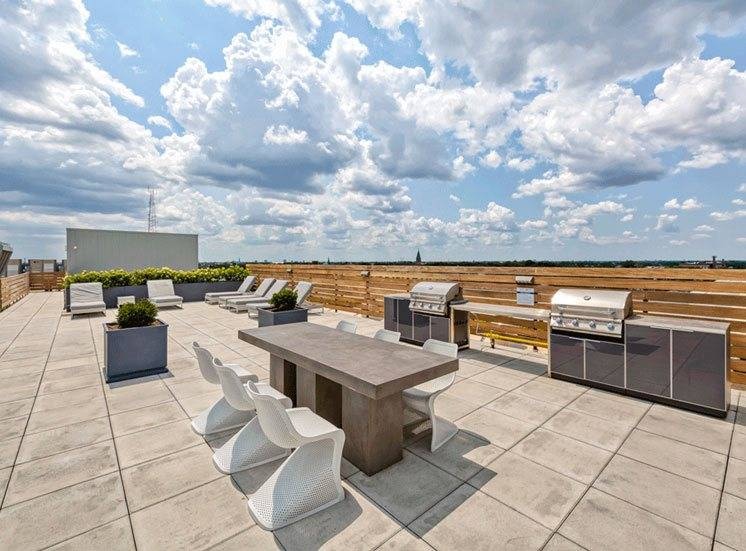 Building Photo - 2360 N California Ave