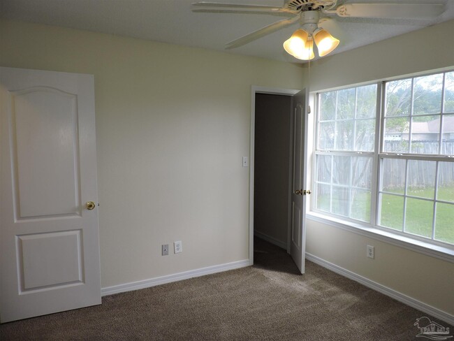 Building Photo - 1607 Dee's Rd