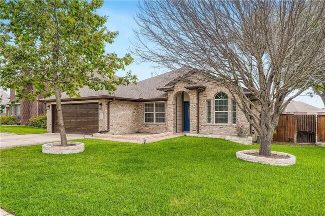 Building Photo - 2920 Cajuiles Dr