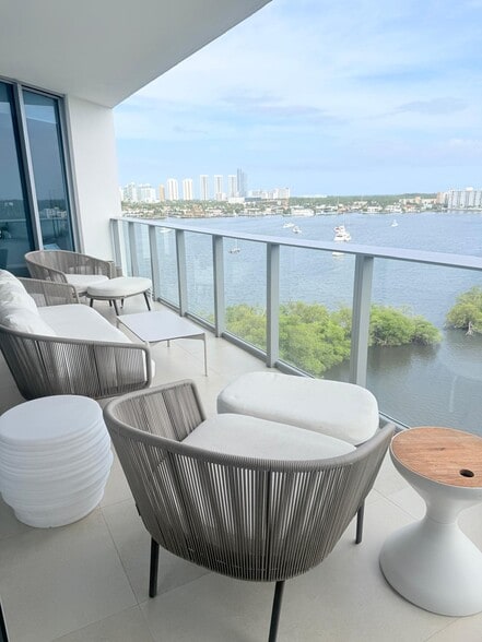 Building Photo - 17111 Biscayne Blvd