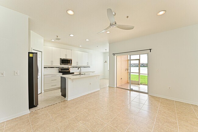 Building Photo - 3566 Parkridge Cir