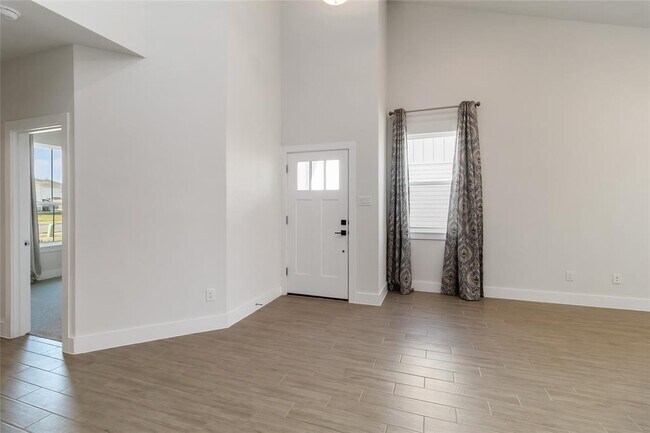 Building Photo - 220 Mirabeau Way