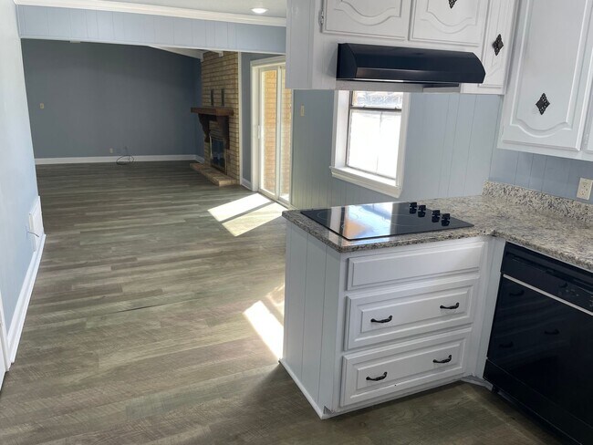 Building Photo - 229 Travis Ln