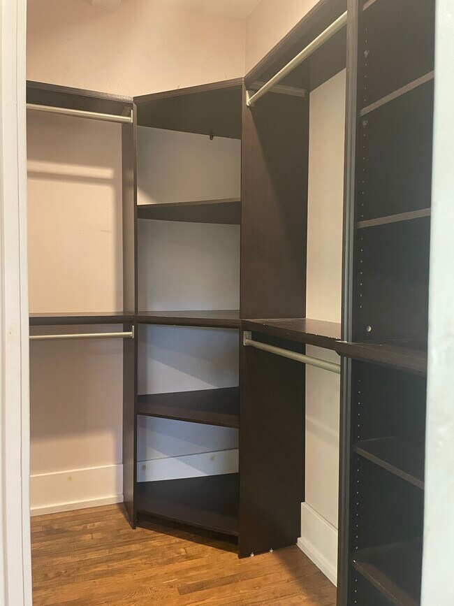 Building Photo - 1662 Wealthy St SE