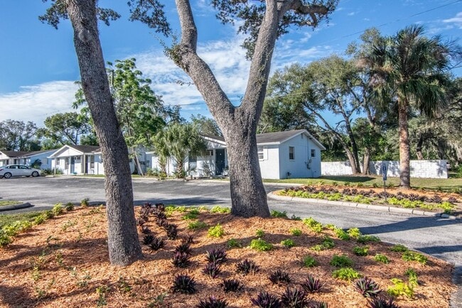 Building Photo - Newly Renovated and Remodeled - 2 Bedroom ...