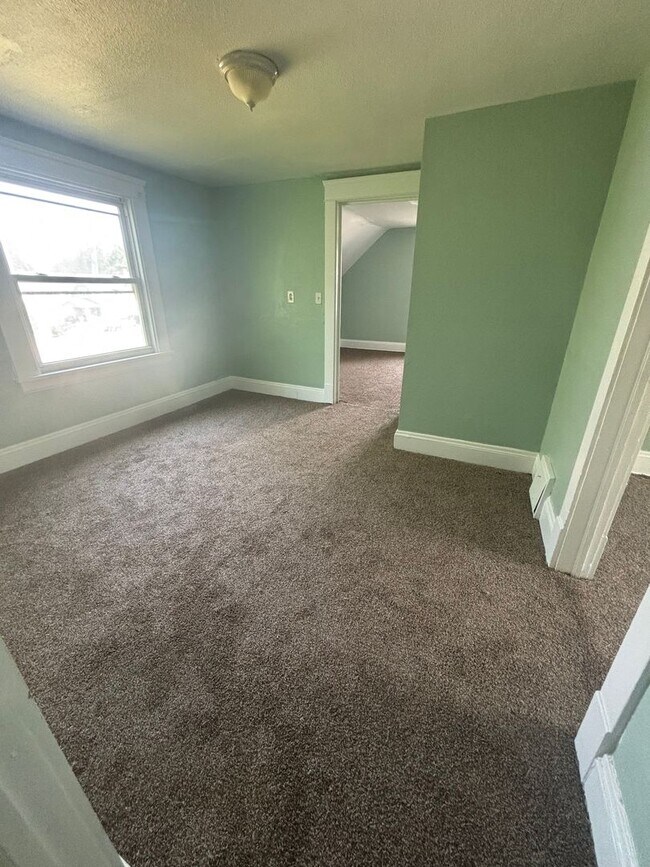 Building Photo - 4bd Single Cash Pay/Section 8