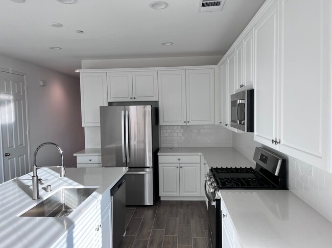 Building Photo - 762 S Sumac Ln