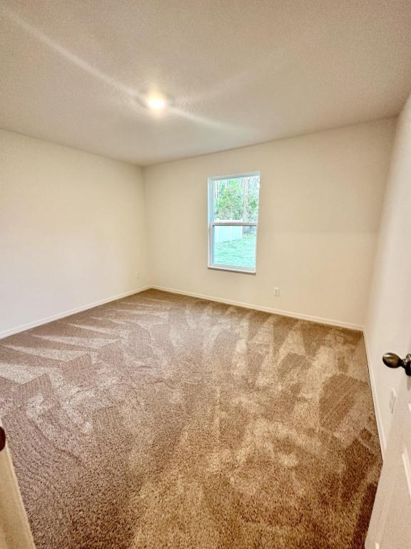 Building Photo - 29 Pineland Ln